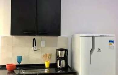 Imagem: O apartamento possui 1 Dormitório, 1 Banheiro, 1 Vaga na garagem