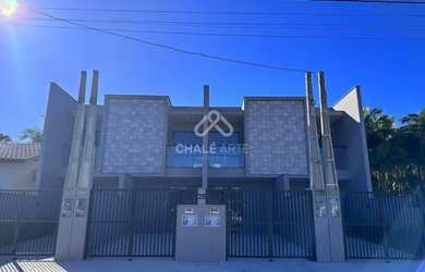 Imagem: A casa possui 2 Dormitórios, 3 Banheiros, 1 Vaga na garagem