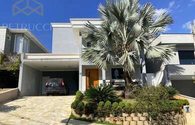 Imagem: A casa em condomínio possui 4 Dormitórios, 5 Banheiros, 4