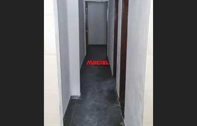 Imagem: A casa possui 2 Dormitórios, 1 Banheiro, 1 Vaga na garagem