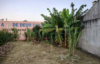 Imagem: O terreno possui 450m² de Área e está localizado em Recanto