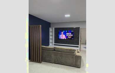 Imagem: A casa possui 2 Dormitórios, 1 Banheiro, 5 Vagas na garagem