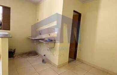 Imagem: A casa em condomínio possui 1 Banheiro, 28m² de Área e está