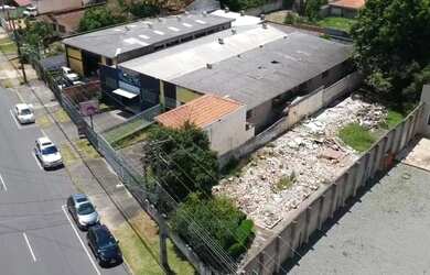 Imagem: O terreno possui 700m² de Área e está localizado em Prado