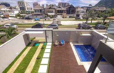 Imagem 4: Casa de condomínio para venda possui 360 metros quadrados com 4 quartos