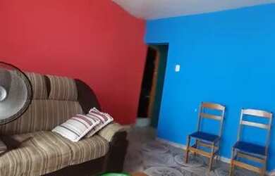 Imagem: A casa possui 3 Dormitórios, 2 Banheiros, 99m² de Área e