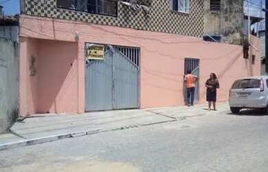Imagem: A casa possui 2 Dormitórios, 1 Banheiro, 1 Vaga na garagem