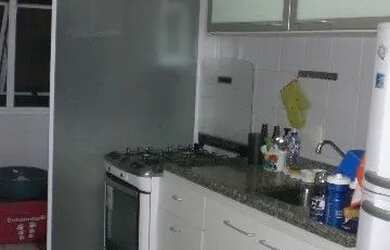 Imagem: O apartamento possui 3 Dormitórios, 1 Banheiro, 1 Vaga na garagem