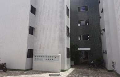 Imagem: O apartamento possui 3 Dormitórios, 1 Banheiro, 1 Vaga na garagem