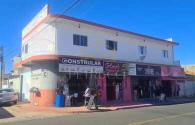 Imagem: A casa possui 5 Dormitórios, 5 Banheiros e 260m² de Área