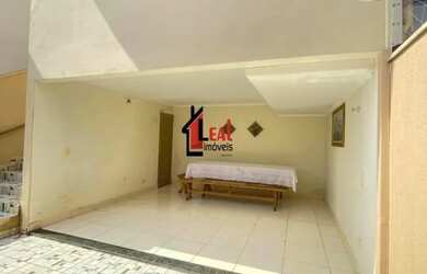 Imagem: A casa possui 3 Dormitórios, 2 Banheiros, 128m² de Área