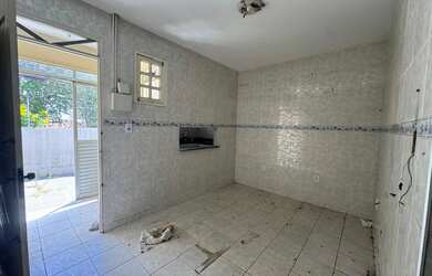 Imagem 7: Casa de esquina à venda no bairro Santa Rosa