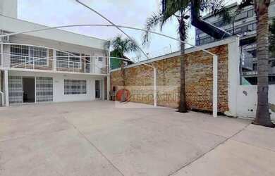 Imagem: O depósito possui 5 Vagas na garagem, 130m² de Área e está