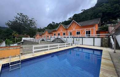 Imagem: A casa em condomínio possui 3 Dormitórios, 3 Banheiros, 139m²