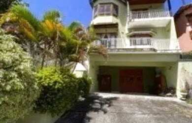 Imagem: A casa em condomínio possui 3 Dormitórios, 3 Banheiros, 5