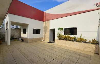 Imagem: A casa está localizado em Centro, Manaus à venda por R$1.300.000