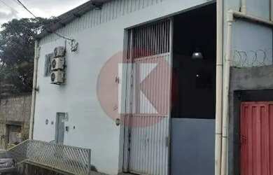 Imagem: O depósito possui 394m² de Área e está localizado em Matozinhos