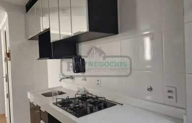 Imagem: O apartamento possui 2 Dormitórios, 1 Banheiro, 1 Vaga na garagem