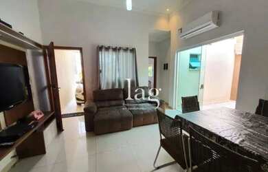 Imagem: A casa em condomínio possui 3 Dormitórios, 2 Banheiros, 3