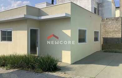 Imagem: A casa em condomínio possui 2 Dormitórios, 1 Banheiro, 2 Vagas