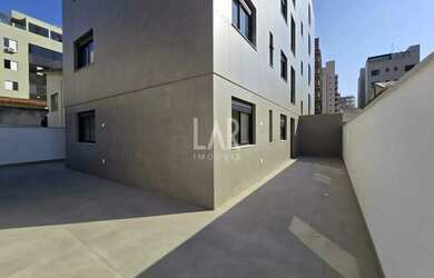 Imagem: O apartamento na cobertura possui 3 Dormitórios, 2 Banheiros