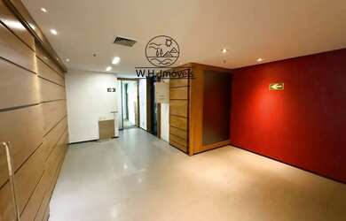 Imagem: O depósito possui 5 Vagas na garagem, 328m² de Área e está