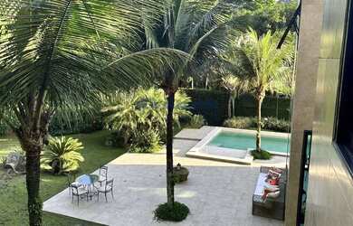 Imagem: A casa em condomínio possui 5 Dormitórios, 5 Banheiros, 3