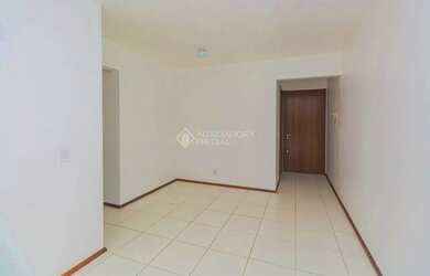 Imagem: O apartamento possui 3 Dormitórios, 1 Banheiro, 1 Vaga na garagem