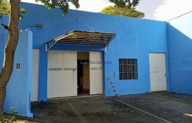 Imagem: O depósito possui 5 Vagas na garagem, 250m² de Área e está