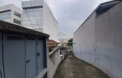 Imagem: O terreno possui 450m² de Área e está localizado em Santa