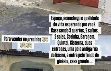 Imagem: A casa possui 3 Dormitórios, 4 Banheiros, 1 Vaga na garagem