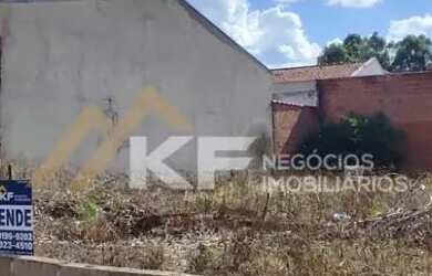 Imagem: O terreno possui 200m² de Área e está localizado em Jardim