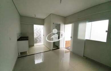 Imagem: A casa possui 1 Dormitório, 1 Banheiro, 40m² de Área e está