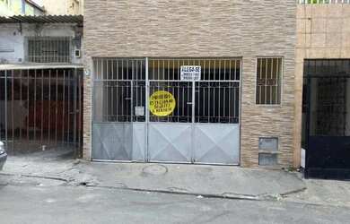 Imagem: A casa possui 3 Dormitórios, 1 Vaga na garagem e está localizado