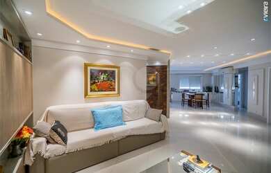 Imagem: O apartamento possui 1 Dormitório, 4 Banheiros, 4 Vagas na