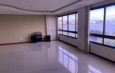 Imagem: O apartamento possui 5 Dormitórios, 5 Banheiros, 2 Vagas na