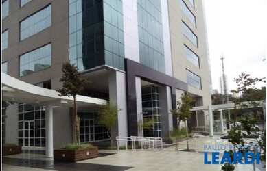 Imagem: O depósito possui 5 Vagas na garagem, 1.137m² de Área, Imóvel