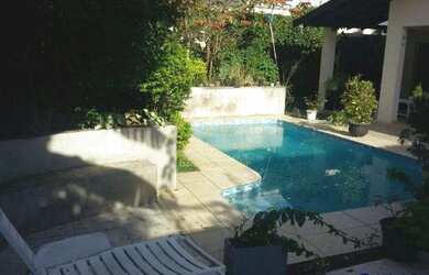 Imagem 10: Belíssima casa, espaçosa e em ótima localização. Confira