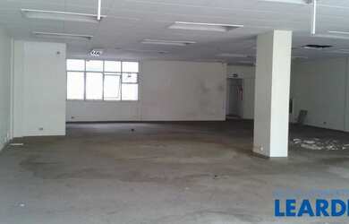 Imagem: O depósito possui 370m² de Área e está localizado em Bairro