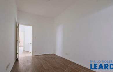 Imagem 13: SOBRADO - PINHEIROS - SP. Churrasqueira, Ar-condicionado, Área de serviçoe250m²...