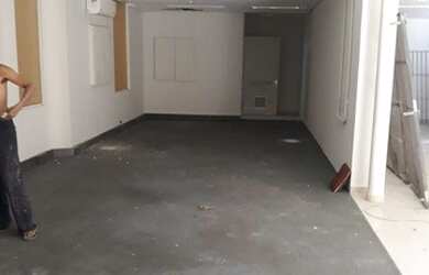 Imagem: O depósito possui 5 Vagas na garagem, 349m² de Área e está