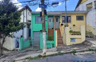 Imagem: A casa possui 5 Dormitórios, 5 Banheiros, 2 Vagas na garagem