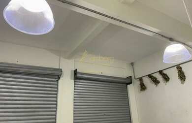 Imagem: O depósito possui 440m² de Área e está localizado em Luz