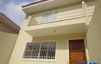 Imagem: A casa possui 2 Dormitórios, 2 Banheiros, 1 Vaga na garagem