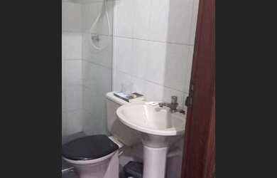 Imagem: A casa possui 3 Dormitórios, 3 Banheiros, 2 Vagas na garagem