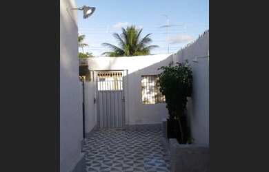 Imagem: A casa possui 2 Dormitórios, 2 Banheiros, 1 Vaga na garagem