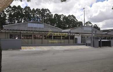 Imagem: O depósito para alugar possui 5 Vagas na garagem, 2810m² de