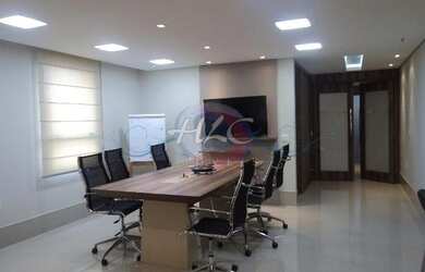 Imagem: O depósito possui 1 Vaga na garagem, 81m² de Área e está