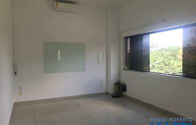 Imagem: O depósito possui 3 Vagas na garagem, 117m² de Área e está