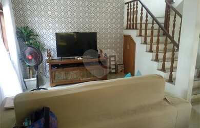 Imagem: A casa possui 5 Dormitórios, 4 Banheiros, 3 Vagas na garagem